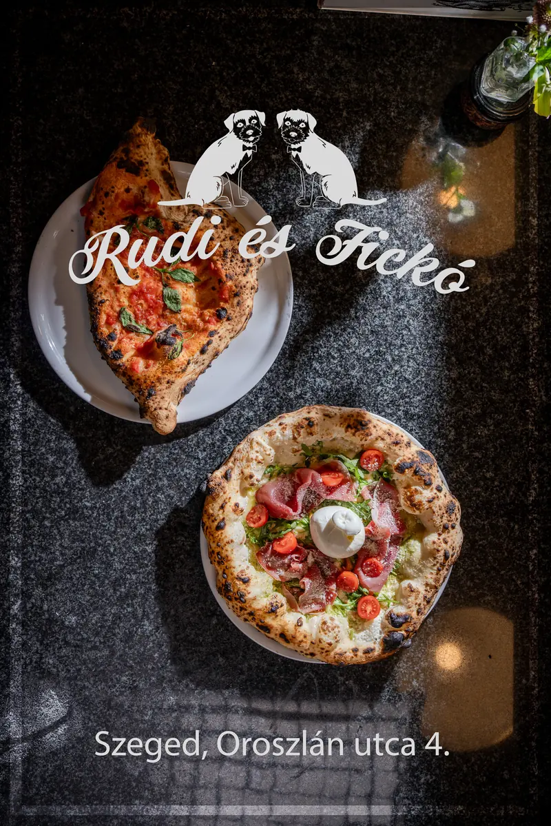 Calzone és Pesto di Parma pizza burratával felülről, Rudi és Fickó logóval